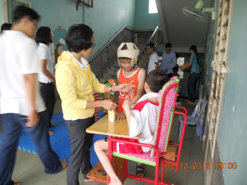 DoveS Club - Thăm Trung Tâm Bảo Trợ Trẻ Em Khuyết Tật Mồ Côi Thị Nghè Ngày 12/02/2012 - 9