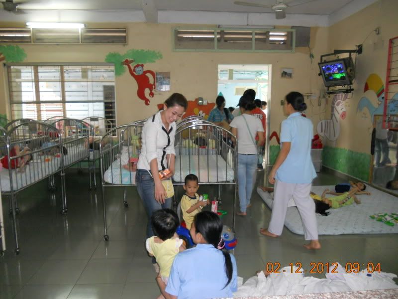 DoveS Club - Thăm Trung Tâm Bảo Trợ Trẻ Em Khuyết Tật Mồ Côi Thị Nghè Ngày 12/02/2012 - 15