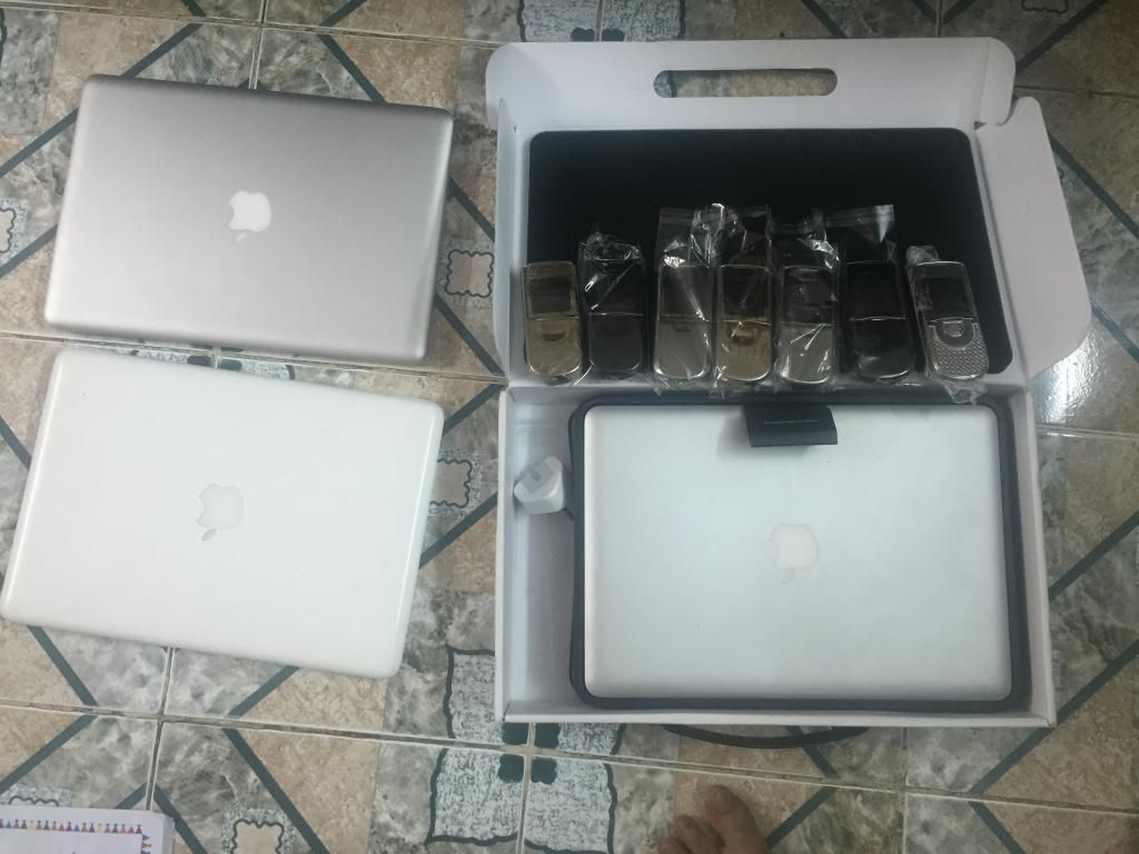 macbook pro i5 - i7 và macbook white