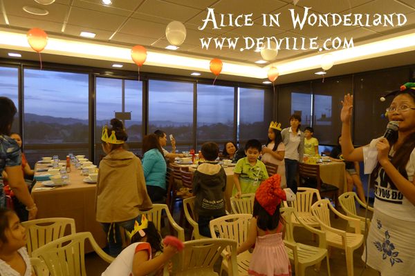 Parenting: Max's Restaurant Birthday Party Packages photo maxs-birthday-package-alice-in-wonderland-theme-01.jpg