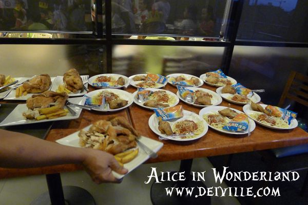 Parenting: Max's Restaurant Birthday Party Packages photo maxs-birthday-package-alice-in-wonderland-theme-04.jpg