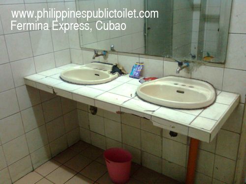 photo philippines-public-toilet-fermina-express-02.jpg